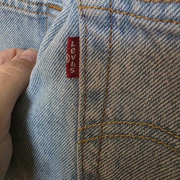 Levis 501 Original Cropped And Distressed Jeans 25x26 - Picture 5 of 8